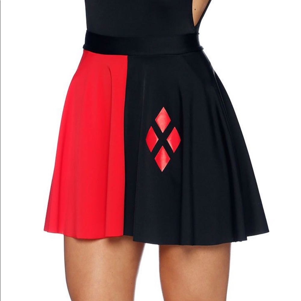 Blackmilk Harley Quinn skirt w/ pockets